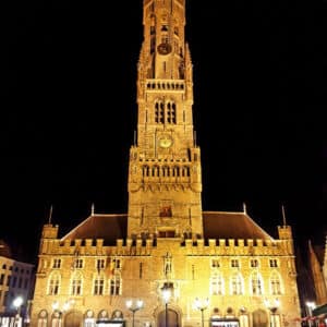 Brügge Rathaus nachts