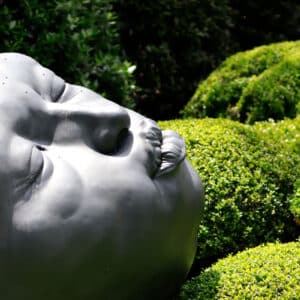 Garten Skulpturen Kopf Kuss
